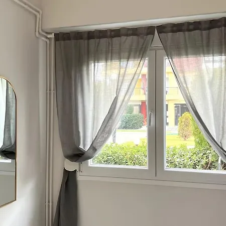 Jimmy's Pool * Peraía