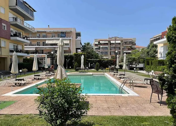 Jimmy's Pool Apartment