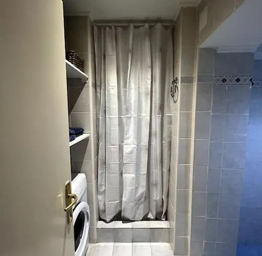 Jimmy's Pool Peraía